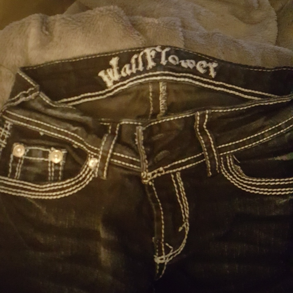 Wallflower Women's Capri jeans