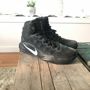 Men’s Nike hyper dunks size 10.5