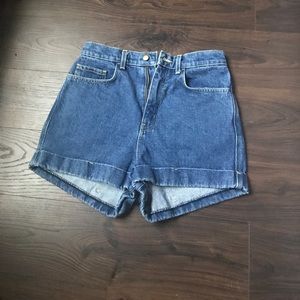 Vintage high waisted jeans shorts