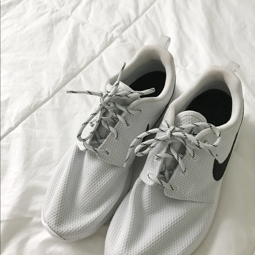 Nike Roshe Run Gray Sneakers Sz 8.5