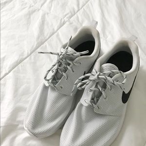 Nike Roshe Run Gray Sneakers Sz 8.5