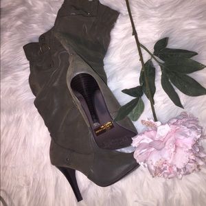 USED Qupid olive Green heeled boots