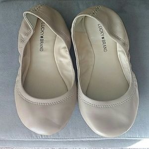 Lucky Brand Emmie Flats Sz 10M Nude