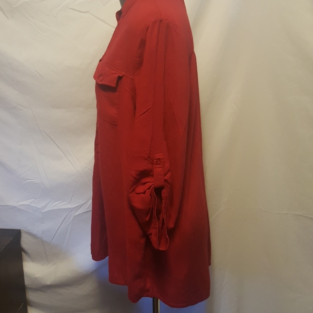 Red top - Picture 2 of 4
