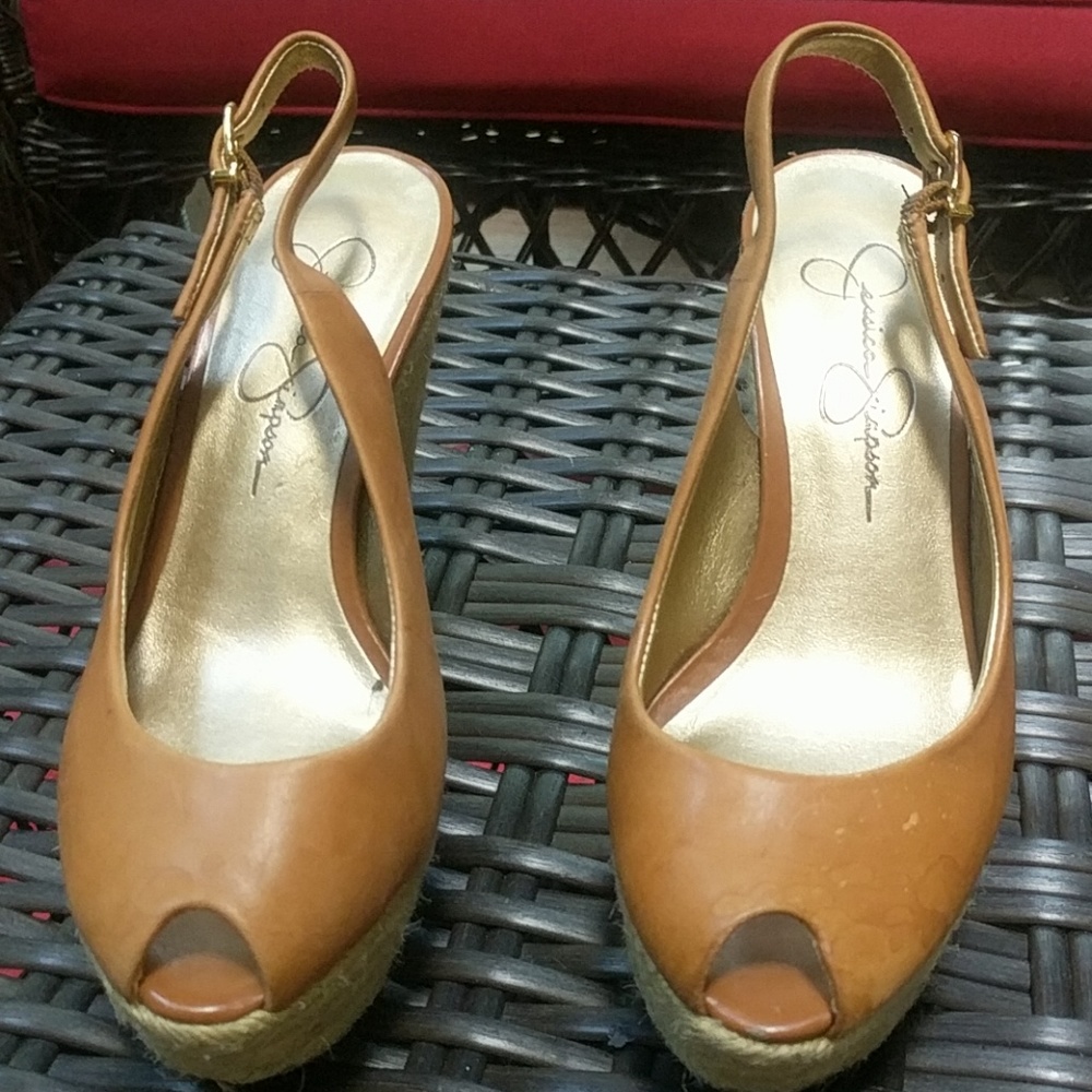 Jessica Simpson tan shoes 5b