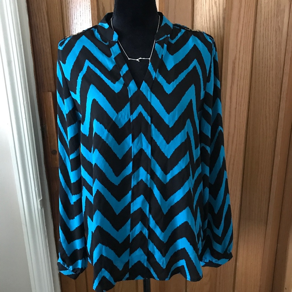 🔥Blue and Black Blouse