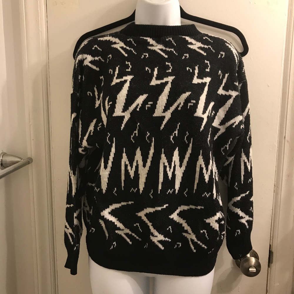 Black and white 80s sweater