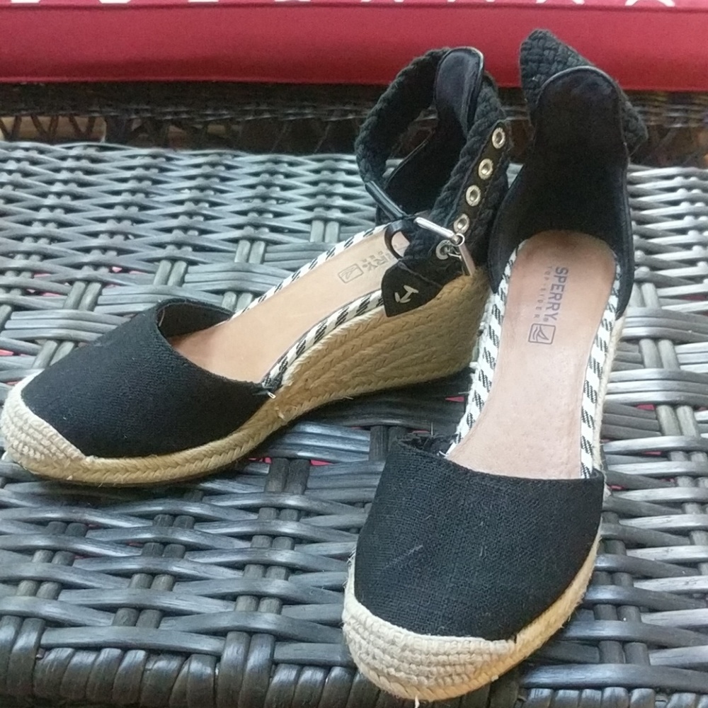 Sperry shoes worn once