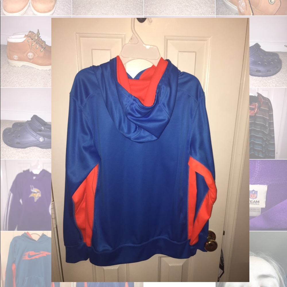 Nike sweatshirt Size