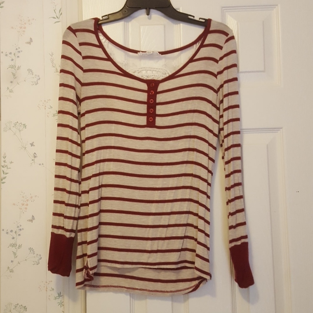 Long sleeve lace tee