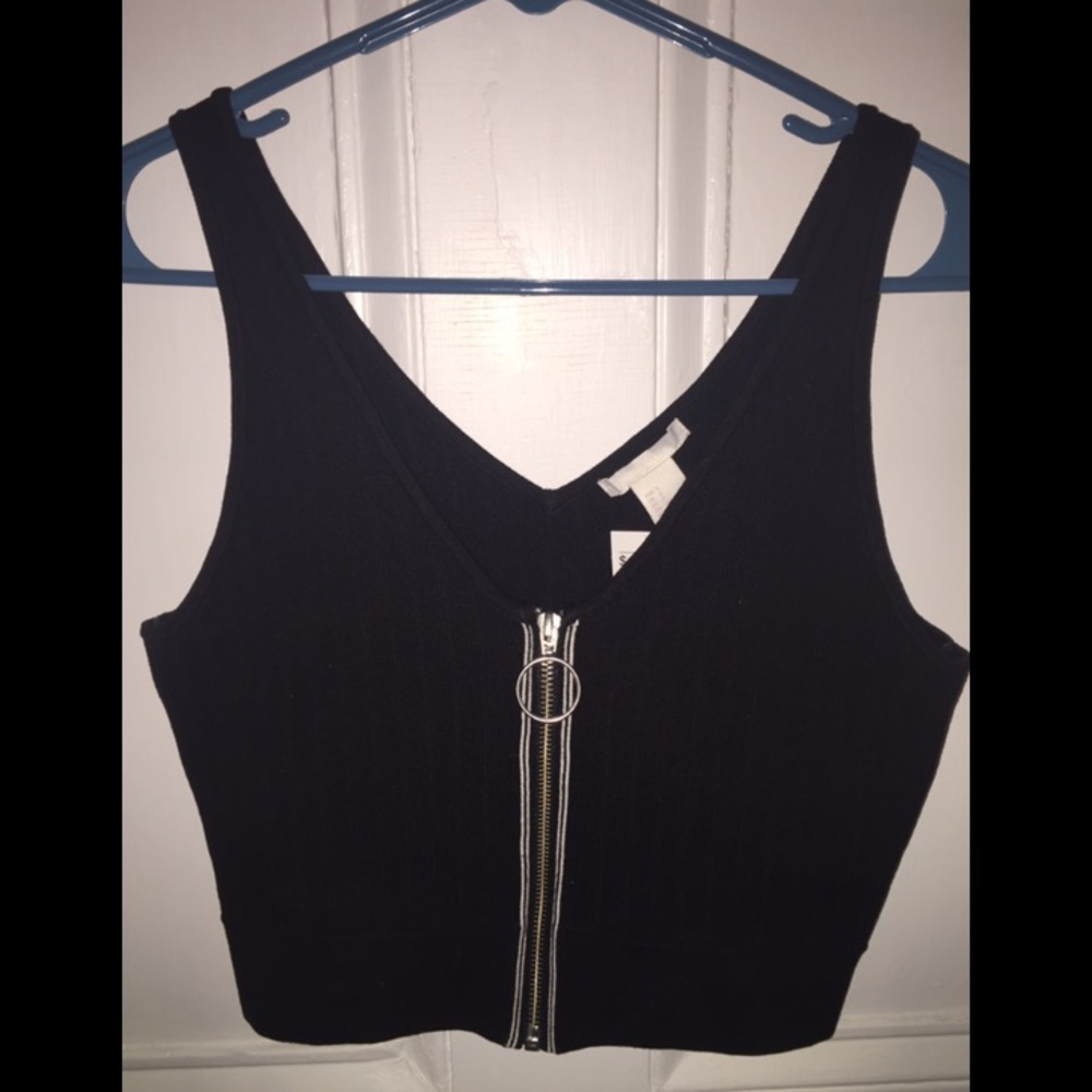 Black Cropped Tank Top 😘