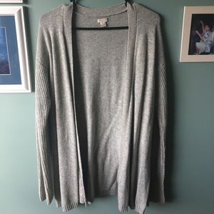 ❌sold❌ J crew cable knit sweater