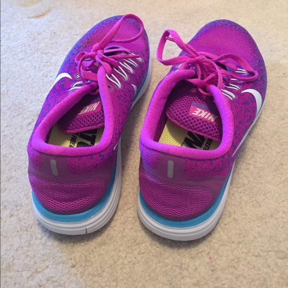 Nike free runs - Picture 2 of 4