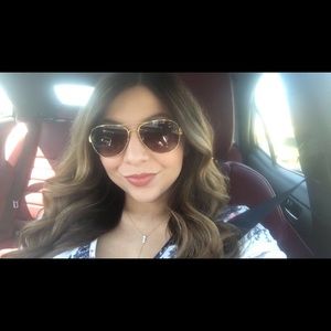 Meet your Posher, Paulina