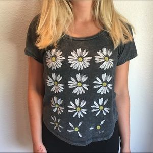 Daisy Tee