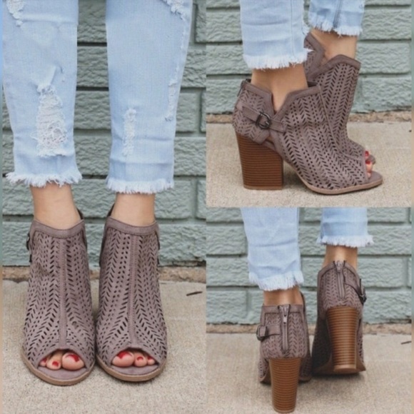 Last❣️Taupe Laser Cutout Peep Toe Ankle Booties - Picture 3 of 6