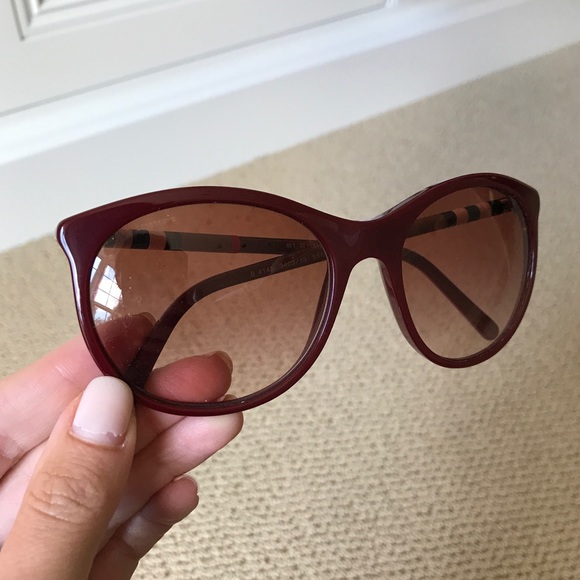 PRICE DROP‼️ Burberry red sunglasses