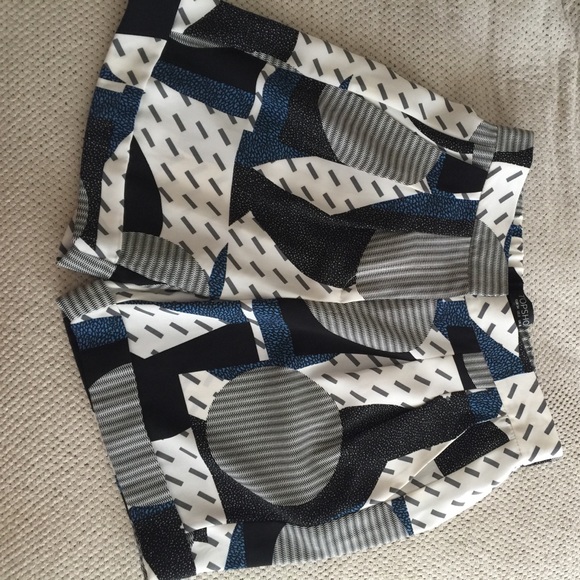 TOPSHOP Bermuda shorts. Size US 2 - Picture 1 of 3