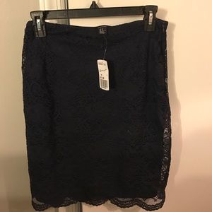 Lace skirt