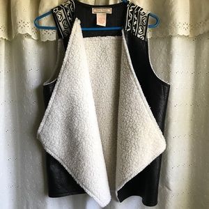 🌿FUZZY FAUX LEATHER VEST🌿