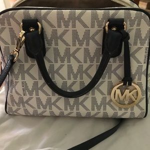 Michael Kors Crossbody purse