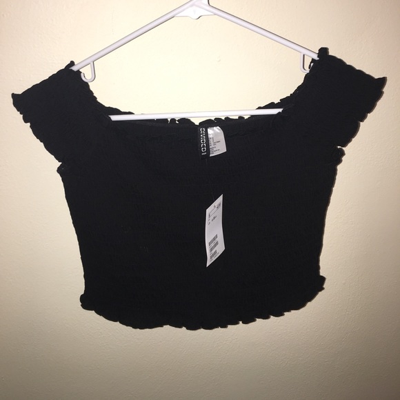 H&M Tops - Black crop top