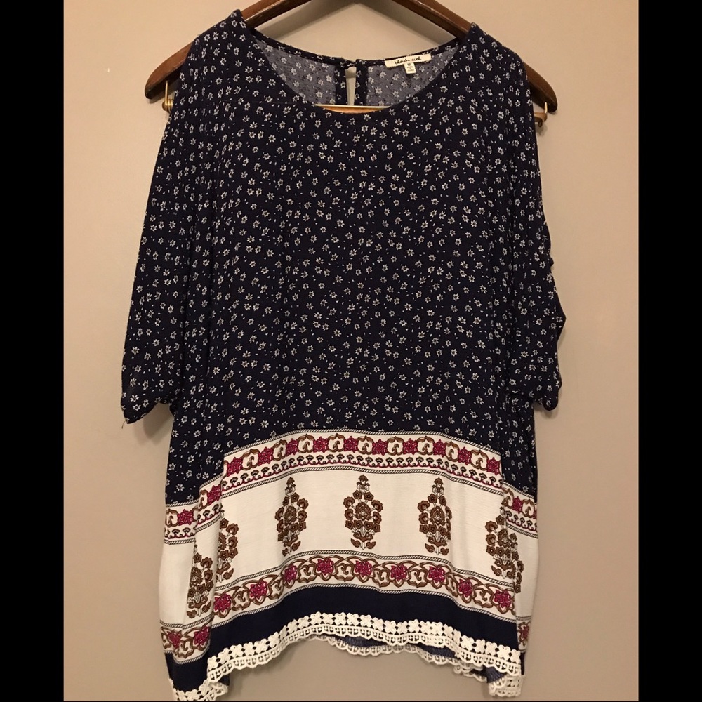 cold shoulder floral shirt - never worn size M