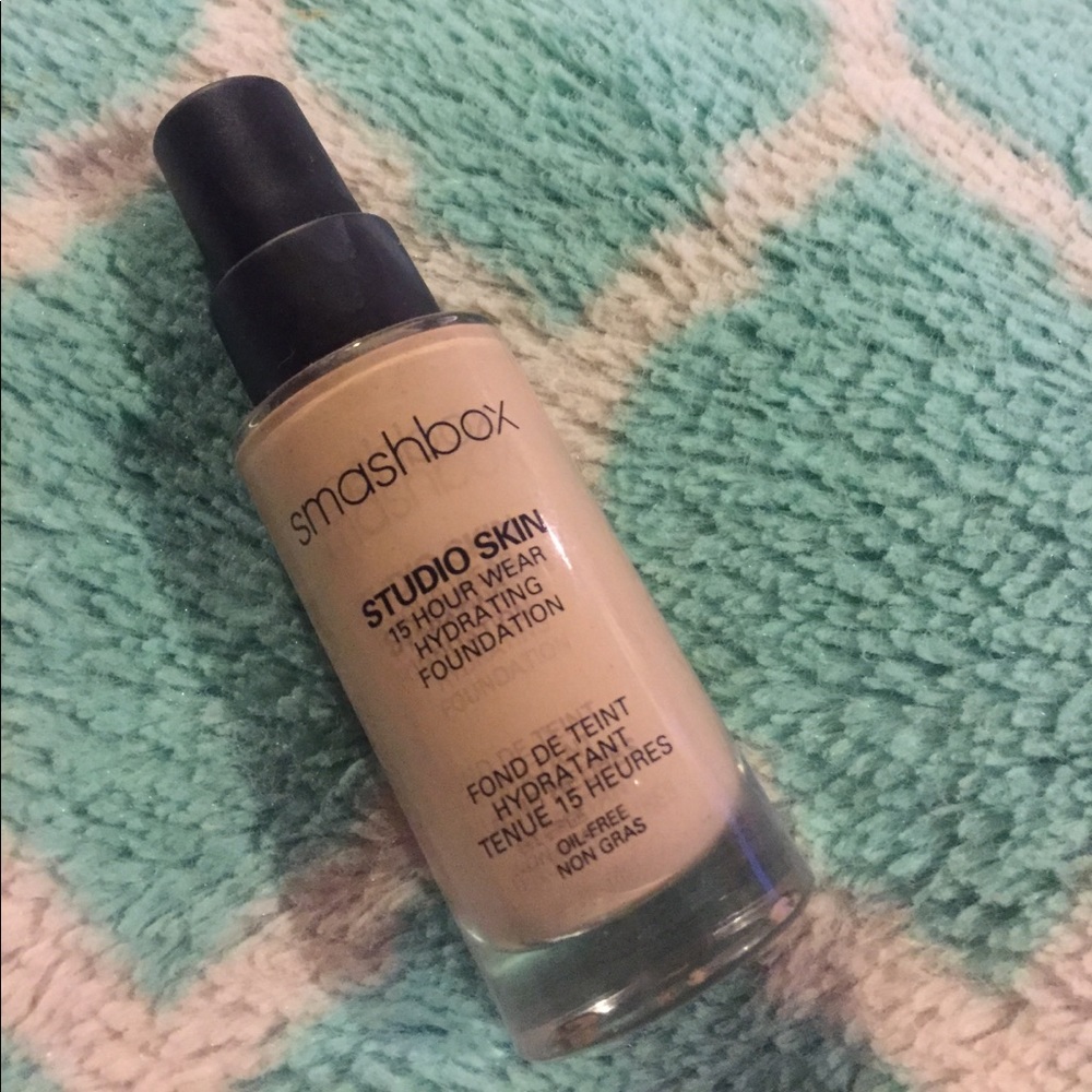 SMASHBOX Studio Skin 15HR Hydrating Foundation