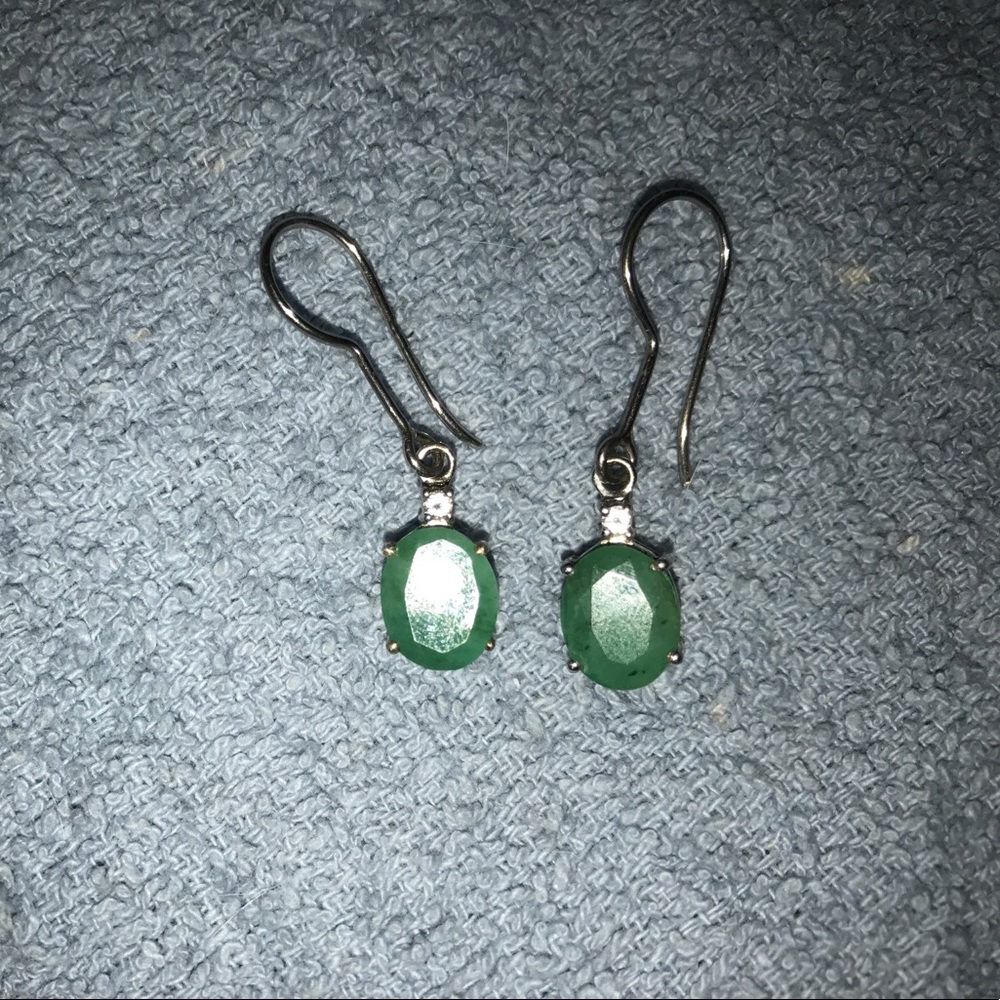 Emerald and Diamond dangling earrings
