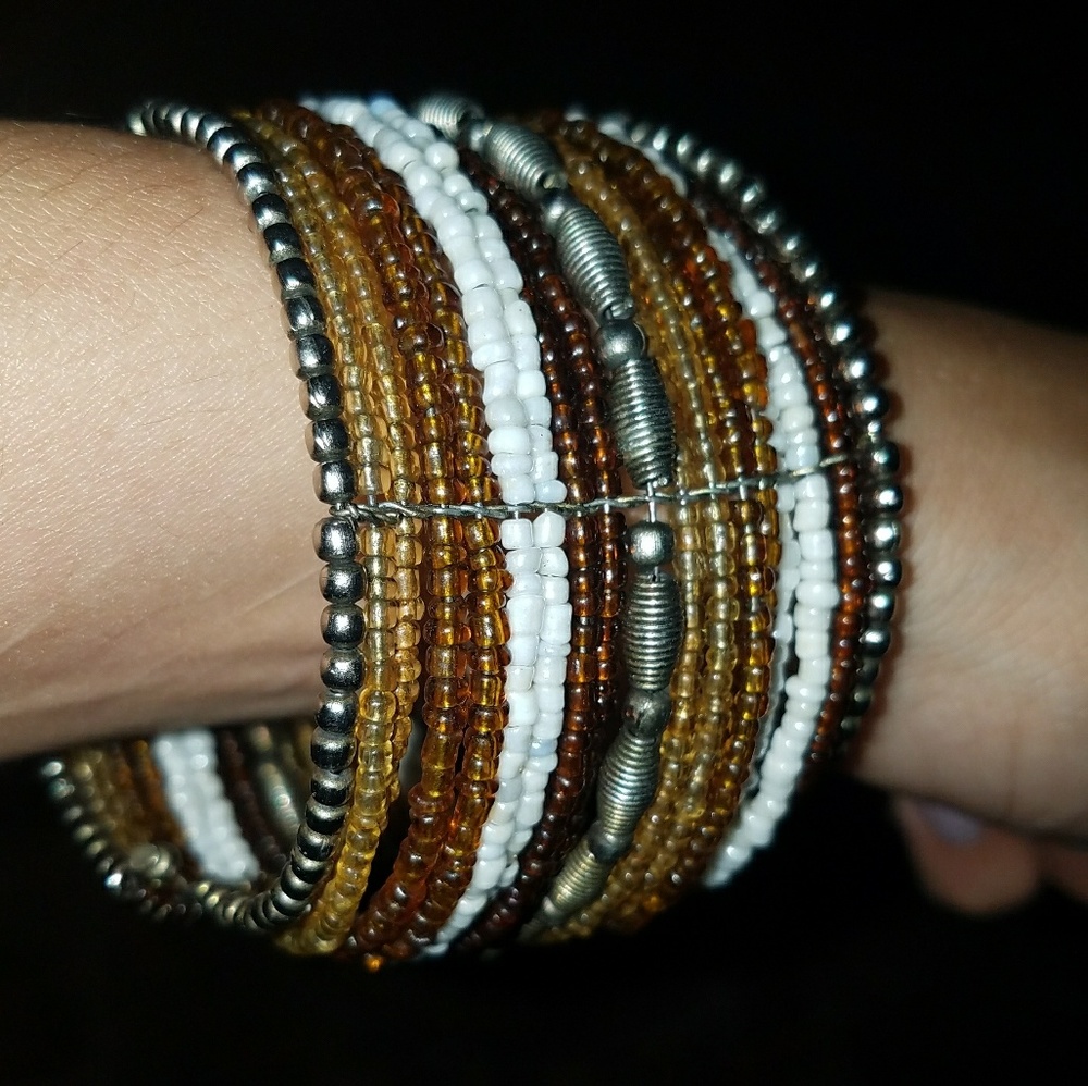 Beaded cuff great condition