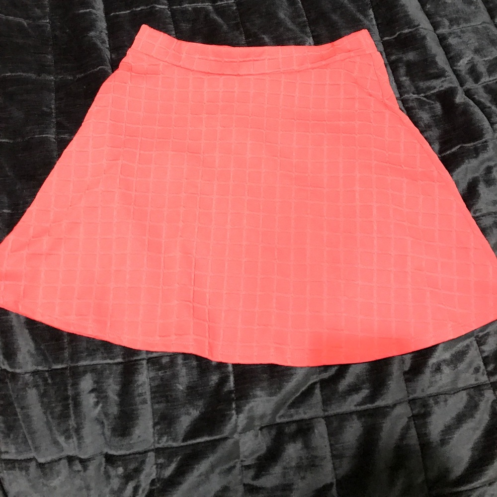 Box square pattern skirt