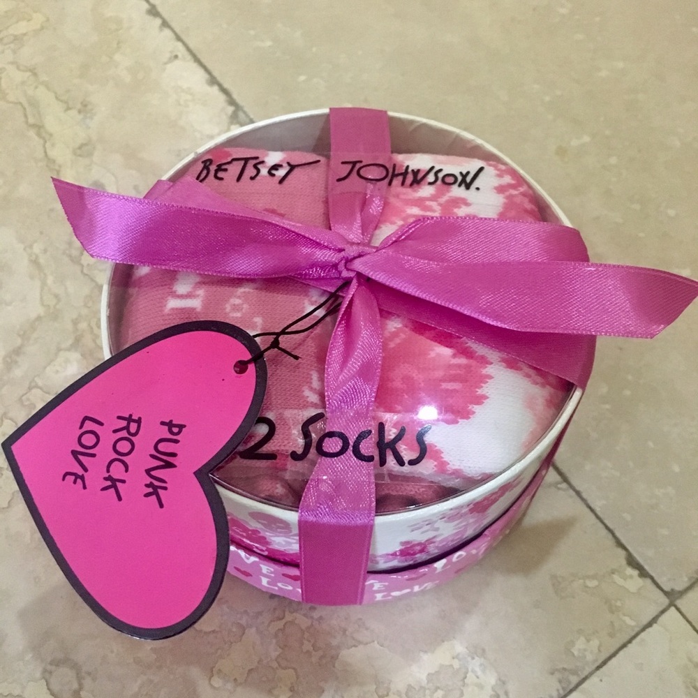 Betsey Johnson Woman's 2-pack Love Crew Socks