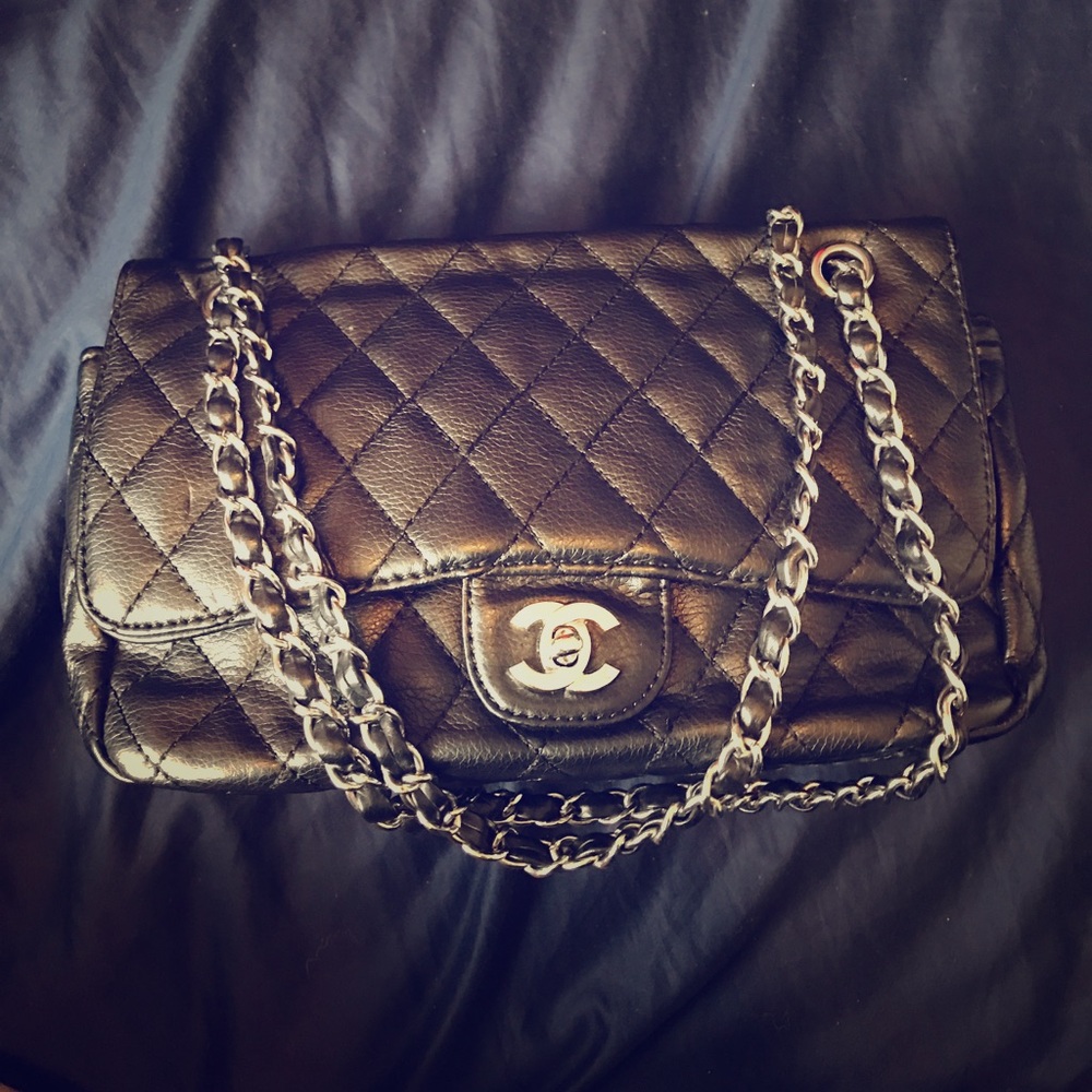 Quilted chained bag