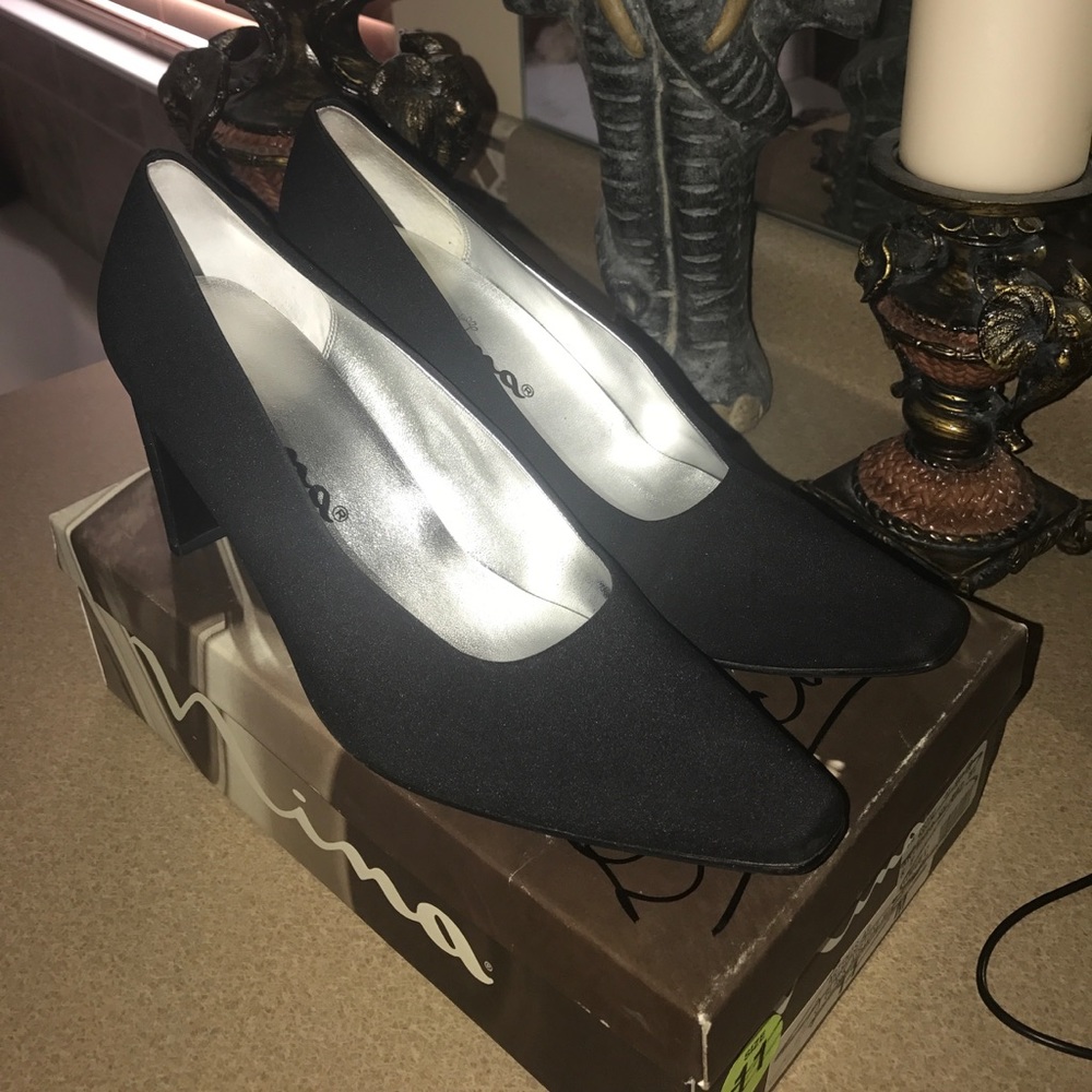 Black Nina pumps size 11