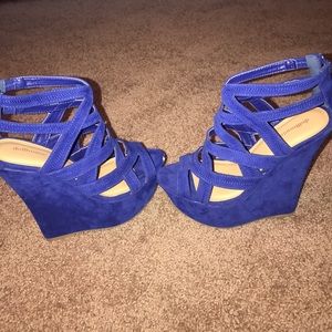 Blue wedges