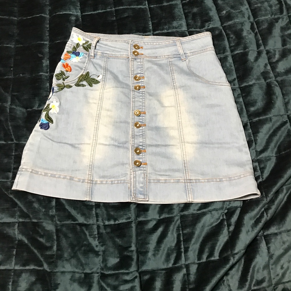 Floral embroidered denim skirt
