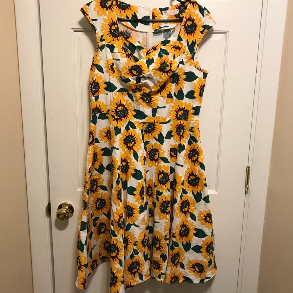 Sunflower dress!🌻