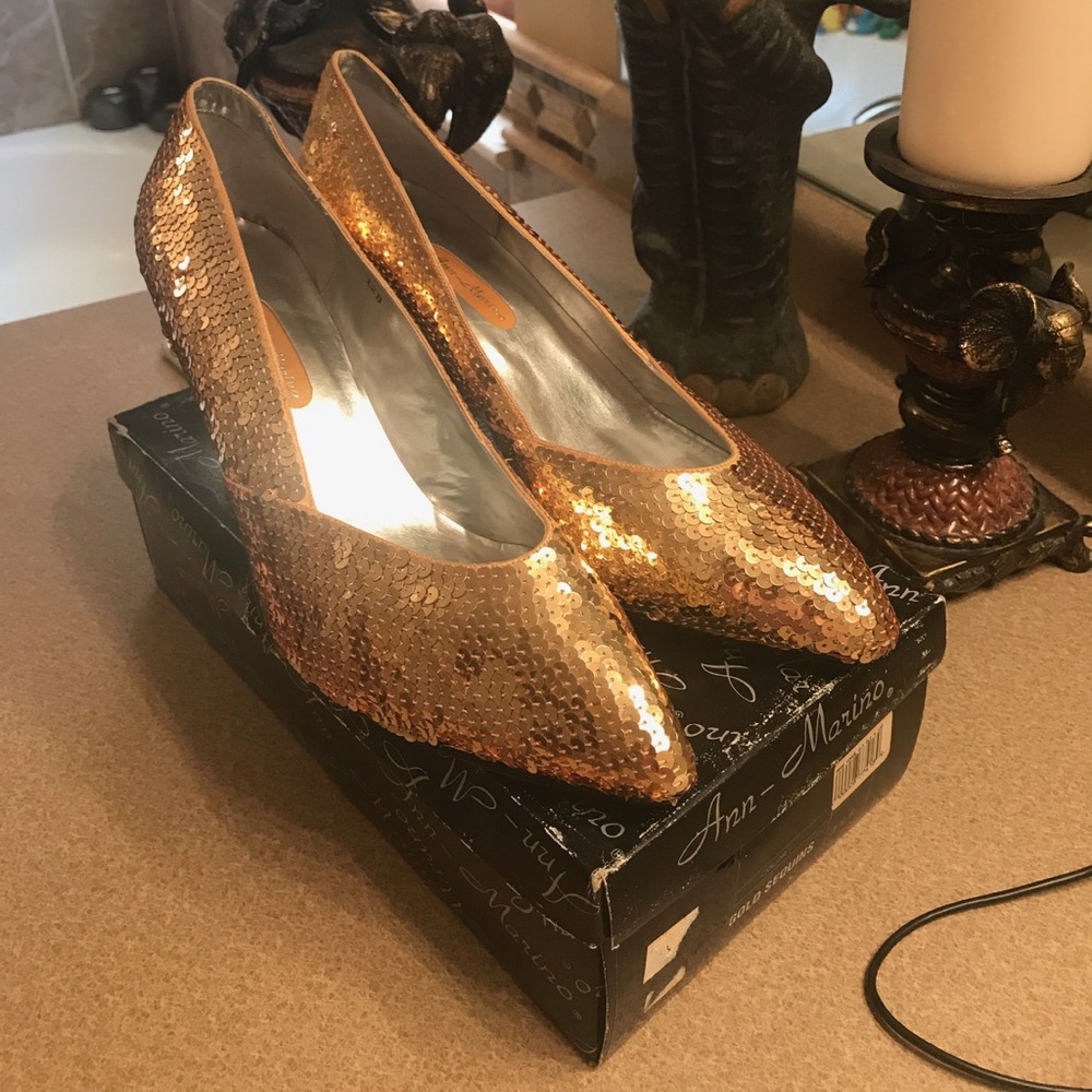 Ann Marino Gold Sequined size 12 NIB