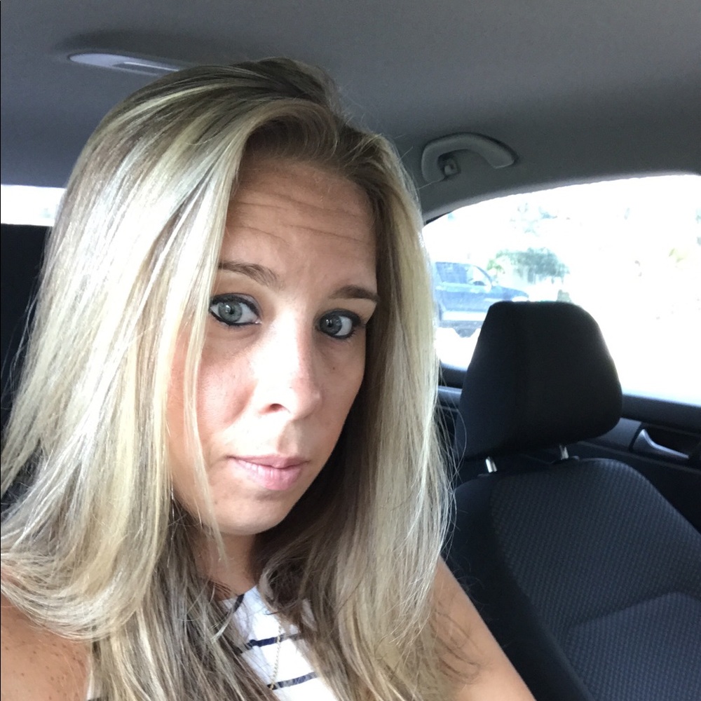 Meet your Posher, Danielle