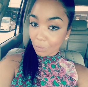 Meet your Posher, Alexis