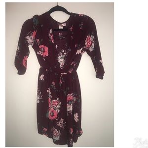 Cute long sleep dress.