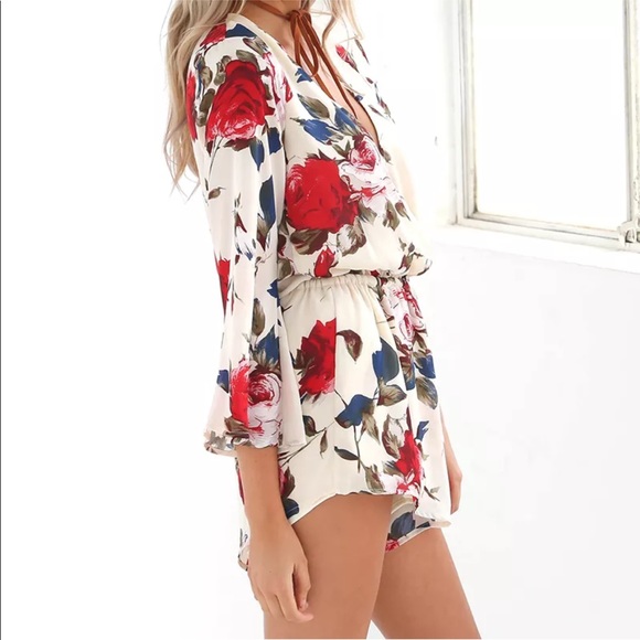 🌹Sexy summer Floral Romper🌹 - Picture 3 of 7