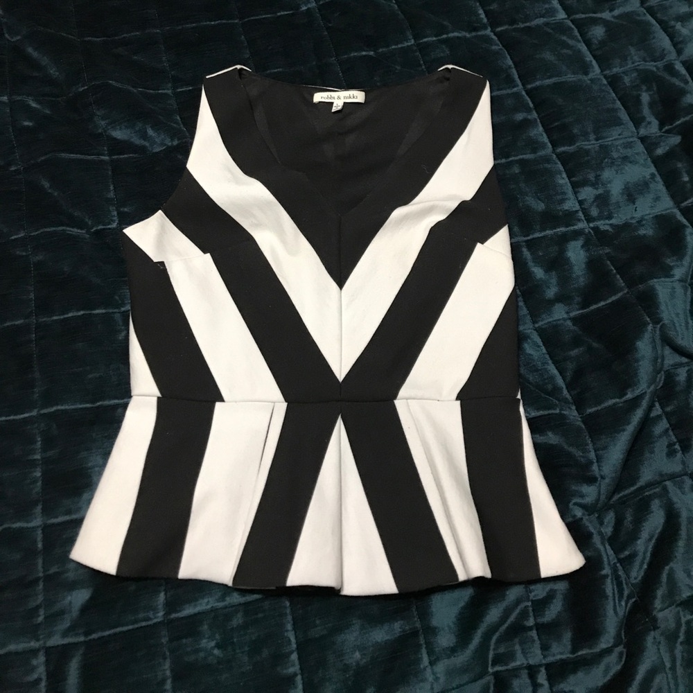 ROBBI & NIKKI black and white peplum tank