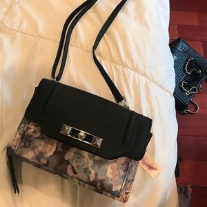 Jessica Simpson Lenivia Crossbody floral bag