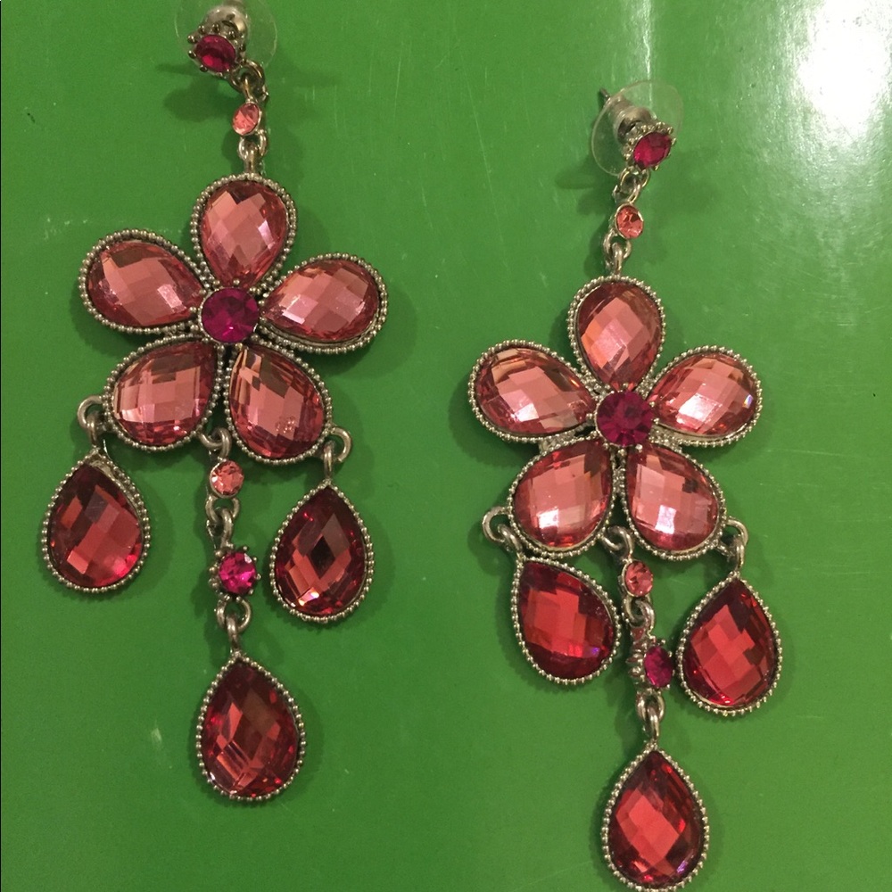 Floral jeweled earrings!!