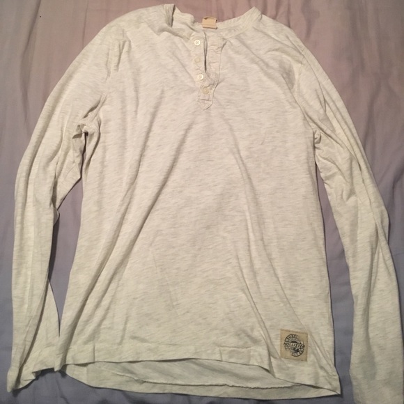 Hollister Large long sleeve button t shirt - Picture 1 of 4