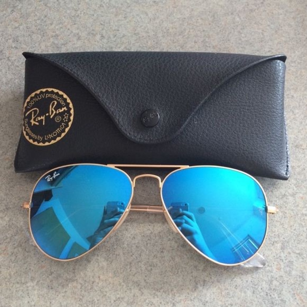Rayban aviators in blue