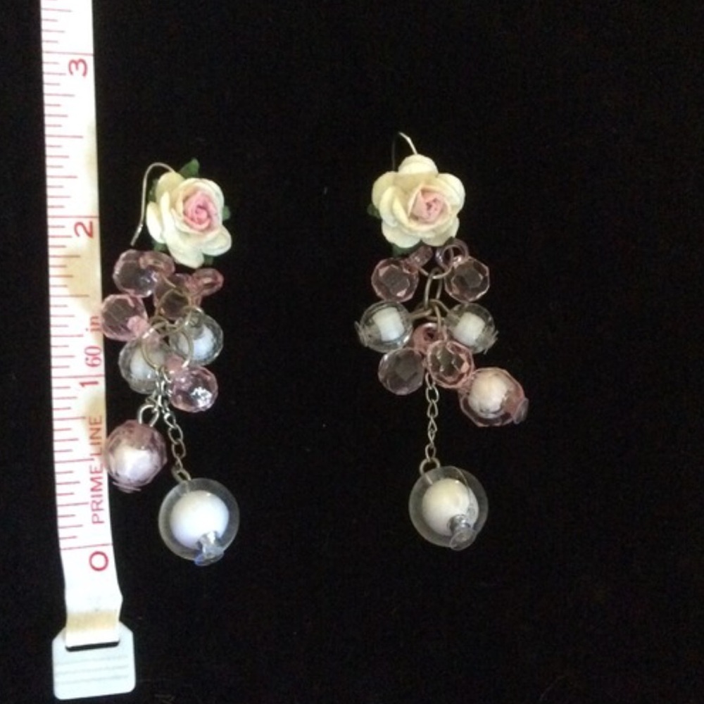 Beaded rose earrings - Picture 2 of 2