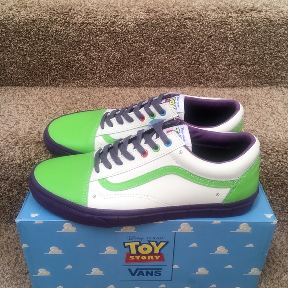 Vans X Toy Story Buzz Lightyear (Limited Edition) - Picture 2 of 3