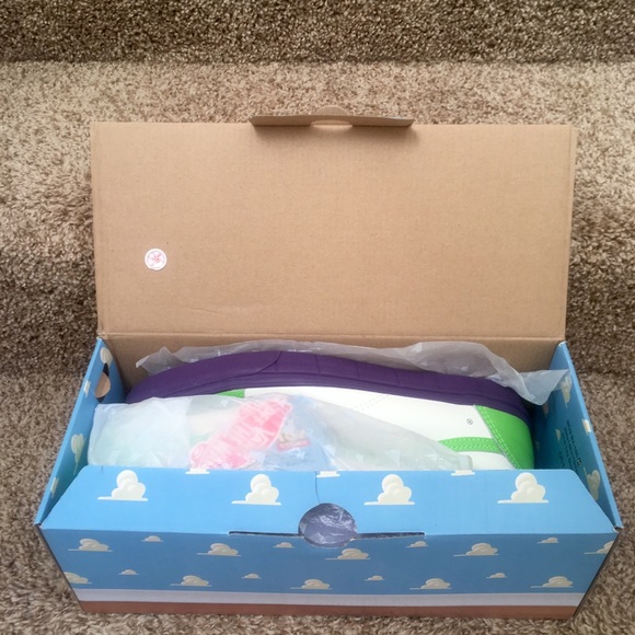 Vans X Toy Story Buzz Lightyear (Limited Edition) - Picture 3 of 3
